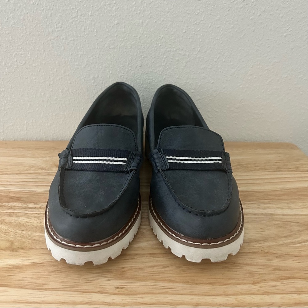 Nautica Navy and White Loafers - Picture 13 of 15